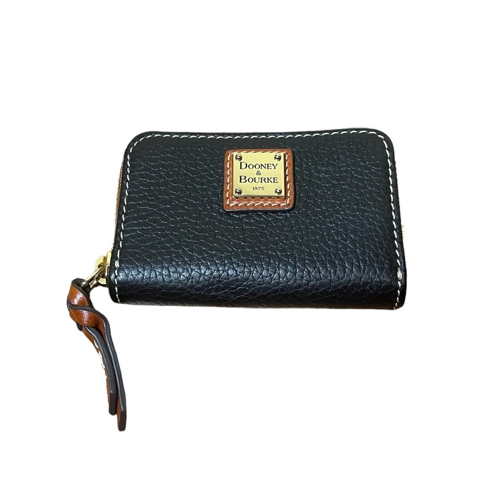 Dooney & Bourke Pebble Grain Black Zip Closure Wallet